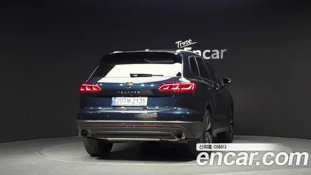 Volkswagen Touareg 2023 — Фото 4/20