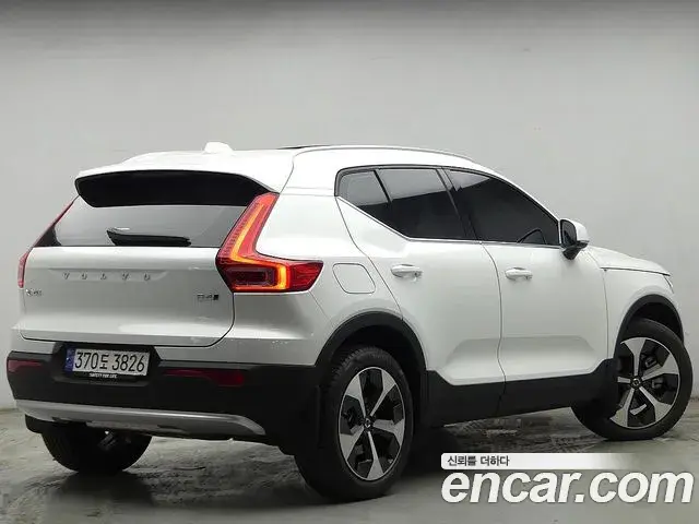 Volvo XC40 2024 — ფოტო 9/20