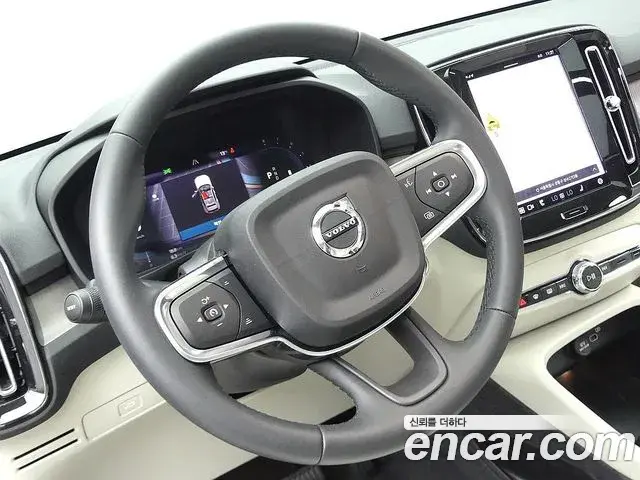 Volvo XC40 2024 — ფოტო 15/20