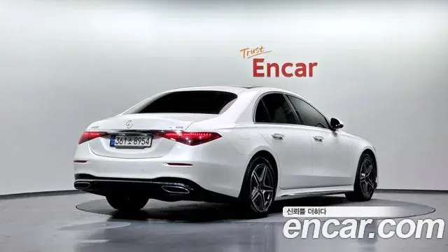 Mercedes-Benz S-Class 2022 — Photo 22/41