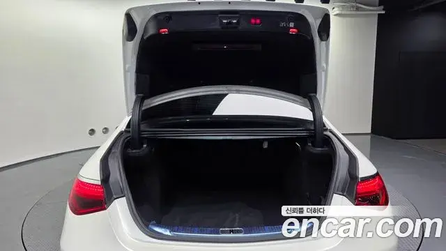Mercedes-Benz S-Class 2022 — Photo 14/41
