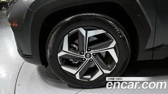 Hyundai Tucson Hybrid 2022 — Photo 17/33