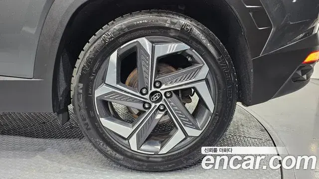 Hyundai Tucson Hybrid 2023 — Photo 23/30