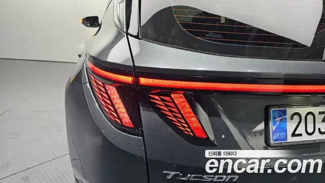 Hyundai Tucson Hybrid 2023 — Photo 6/30