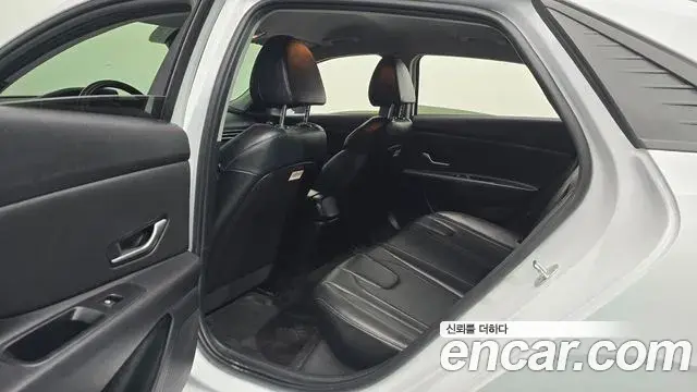 Hyundai The New Avante Hybrid 2021 — Şəkil 8/20