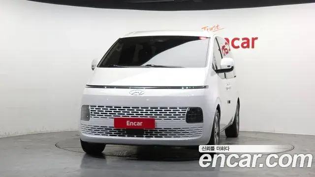 Hyundai Staria 2022 — Фото 3/20