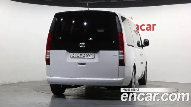 Hyundai Staria 2022 — Фото 4/20