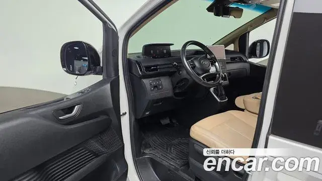 Hyundai Staria 2022 — Фото 10/20