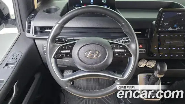 Hyundai Staria 2022 — Фото 13/20