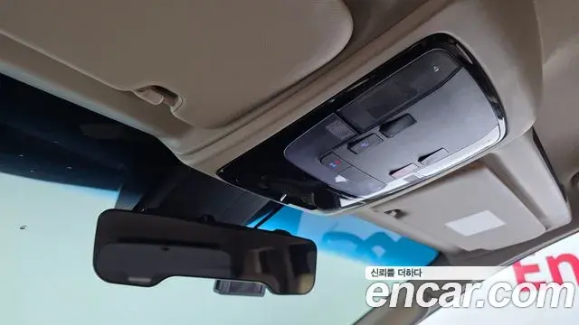 Hyundai Staria 2022 — Фото 17/20