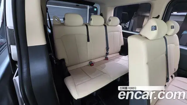 Hyundai Staria 2022 — Фото 18/20