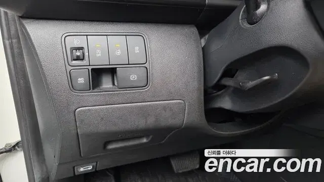 Hyundai Staria 2022 — ფოტო 27/30