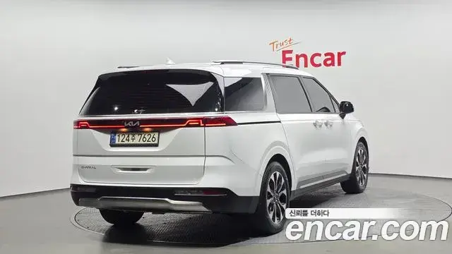 Kia Carnival 2023 — Photo 2/20