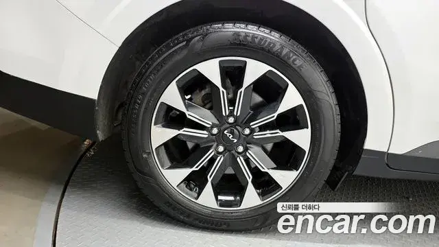 Kia Carnival 2023 — Photo 5/20
