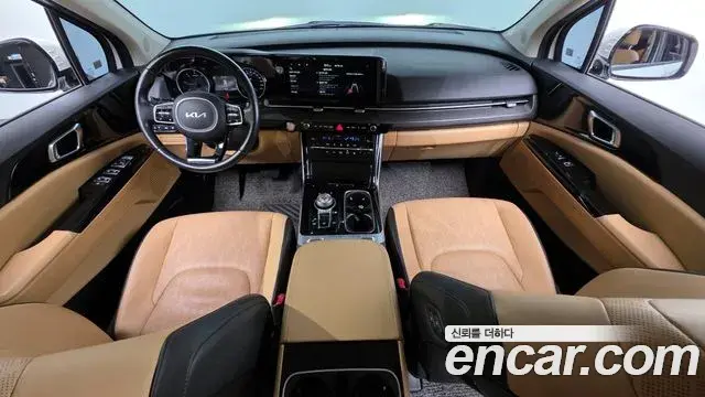 Kia Carnival 2023 — Photo 7/20