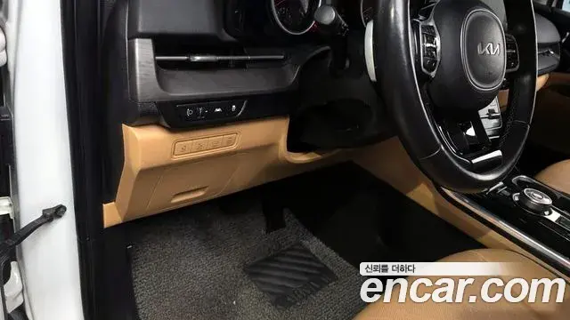 Kia Carnival 2023 — Photo 17/20