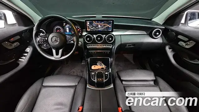 Mercedes-Benz C-Class 2020 — Photo 3/31