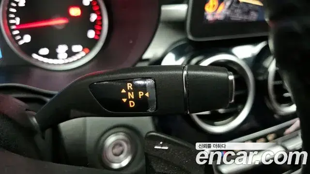 Mercedes-Benz C-Class 2020 — Photo 17/31