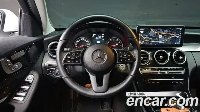 Mercedes-Benz C-Class 2020 — Photo 29/31
