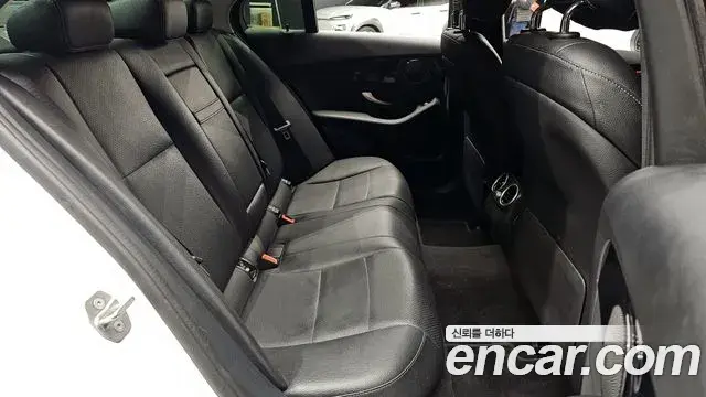 Mercedes-Benz C-Class 2020 — Photo 9/31