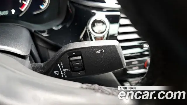 BMW 5 Series 2018 — Şəkil 6/31