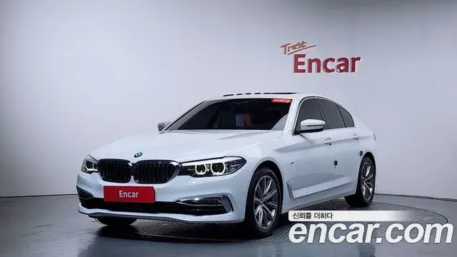 BMW 5 Series 2018 — ფოტო 8/34