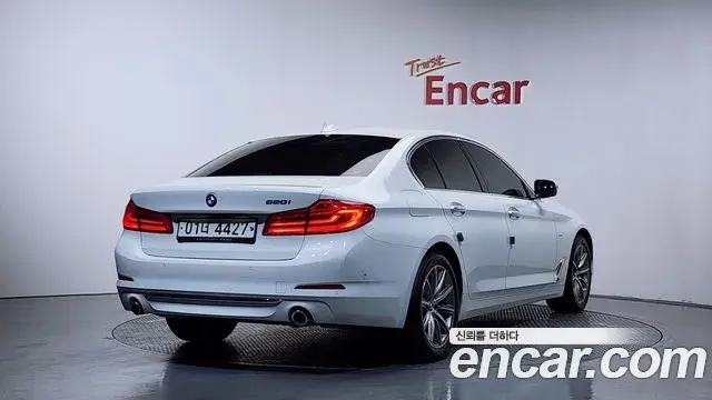 BMW 5 Series 2018 — Фото 2/20