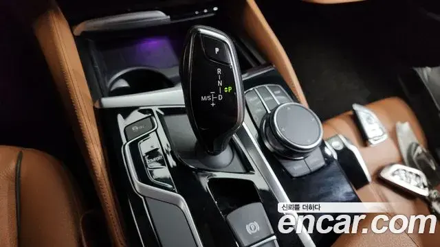 BMW 5 Series 2018 — Фото 8/20
