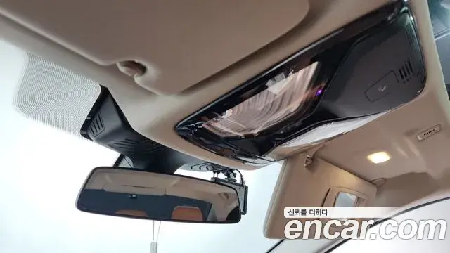 BMW 5 Series 2018 — ფოტო 30/34