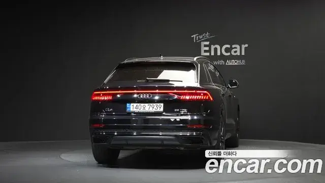 Audi Q8 2021 — ფოტო 11/34
