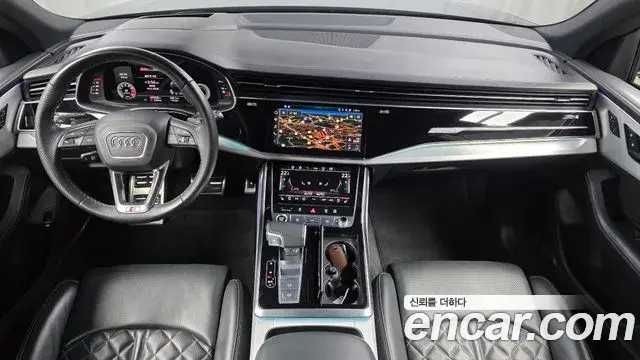 Audi Q8 2021 — ფოტო 32/34