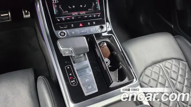 Audi Q8 2021 — ფოტო 19/34