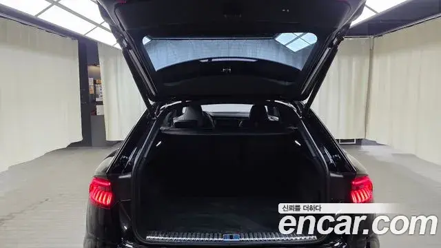 Audi Q8 2021 — ფოტო 16/34