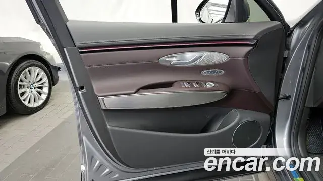 Genesis GV70 2026 — Şəkil 24/38