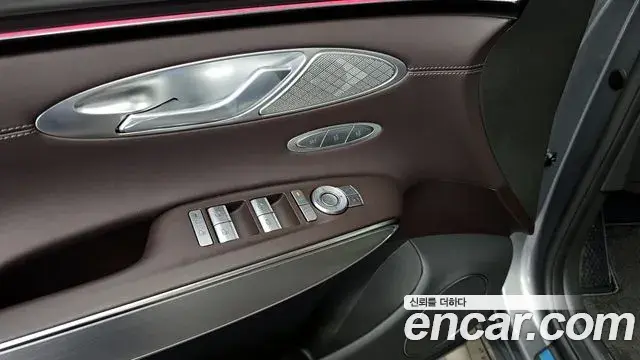 Genesis GV70 2026 — Şəkil 32/38