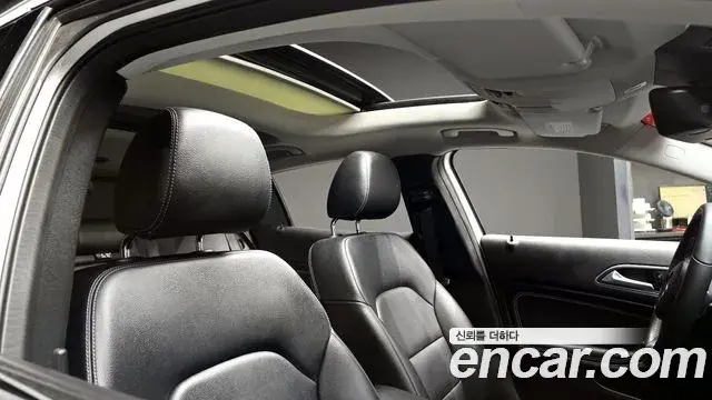Mercedes-Benz GLA-Class 2018 — Фото 15/20