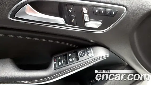 Mercedes-Benz GLA-Class 2018 — Фото 19/20