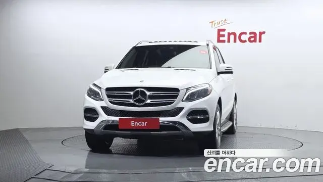 Mercedes-Benz GLE-Class 2018 — Фото 3/20