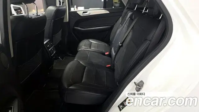 Mercedes-Benz GLE-Class 2018 — Фото 12/20