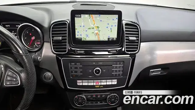 Mercedes-Benz GLE-Class 2018 — Фото 14/20