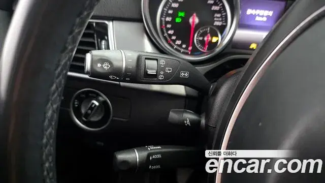 Mercedes-Benz GLE-Class 2018 — Фото 16/20