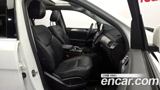 Mercedes-Benz GLE-Class 2018 — ფოტო 16/30