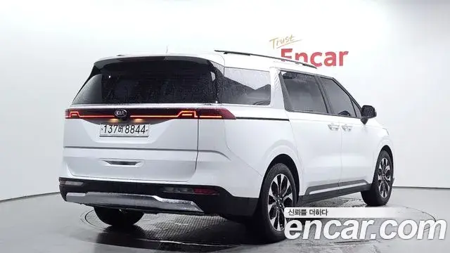 Kia Carnival 2021 — Фото 2/20