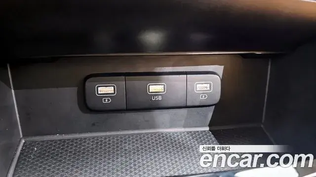Kia Carnival 2021 — Фото 13/20