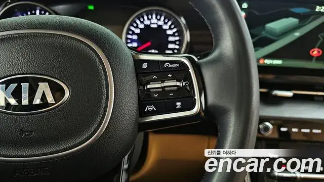 Kia Carnival 2021 — Фото 19/20