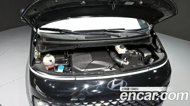 Hyundai Staria 2024 — ფოტო 1/20