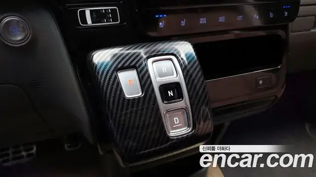 Hyundai Staria 2024 — ფოტო 5/20