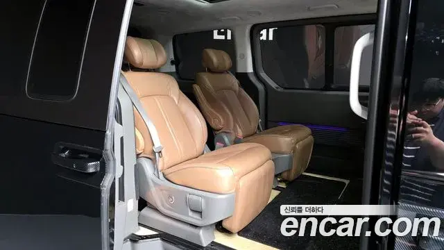 Hyundai Staria 2024 — ფოტო 9/20