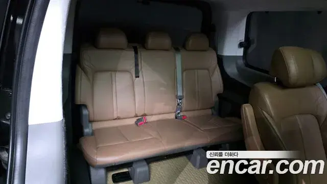 Hyundai Staria 2024 — ფოტო 11/20