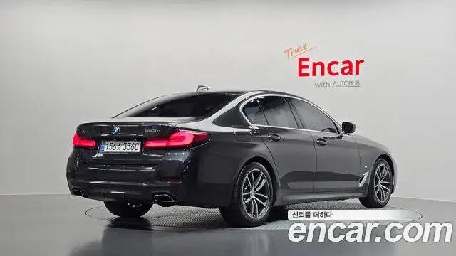 BMW 5 Series 2020 — ფოტო 6/32